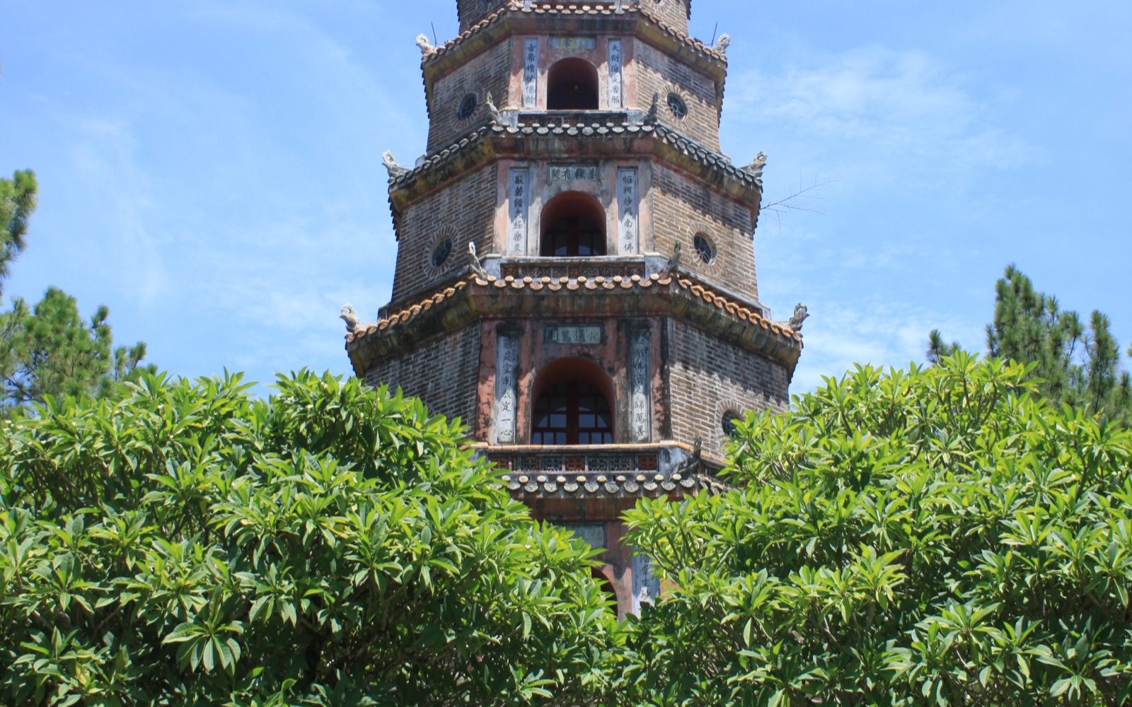 天姥寺：香江邊的七層塔
