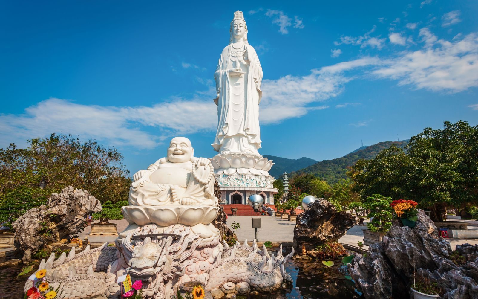 靈應寺：山茶半島的 67 公尺觀音像