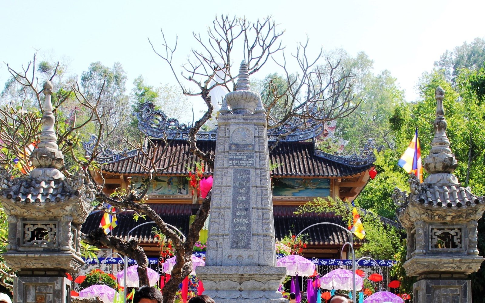 龍山寺：芽莊白色大佛